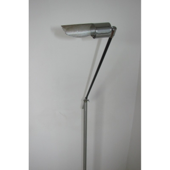 Regulowane ramię lampy podłogowej – detal